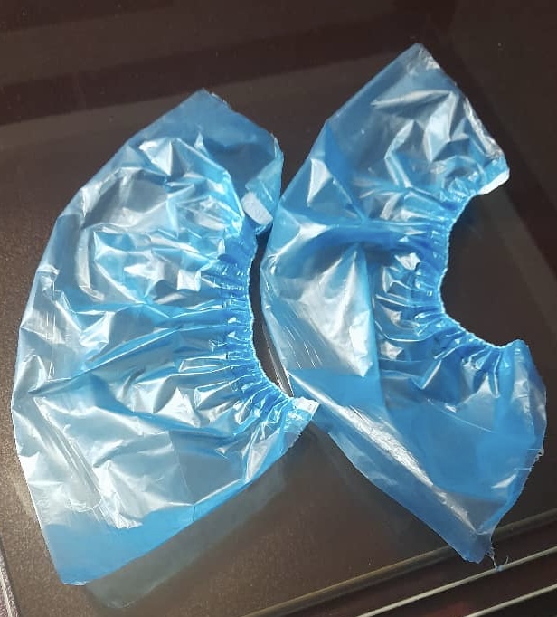 کاور کفش یکبار مصرف نایلکسی مدل ضخیم بهداشتی – بسته ۱۰۰ جفتی